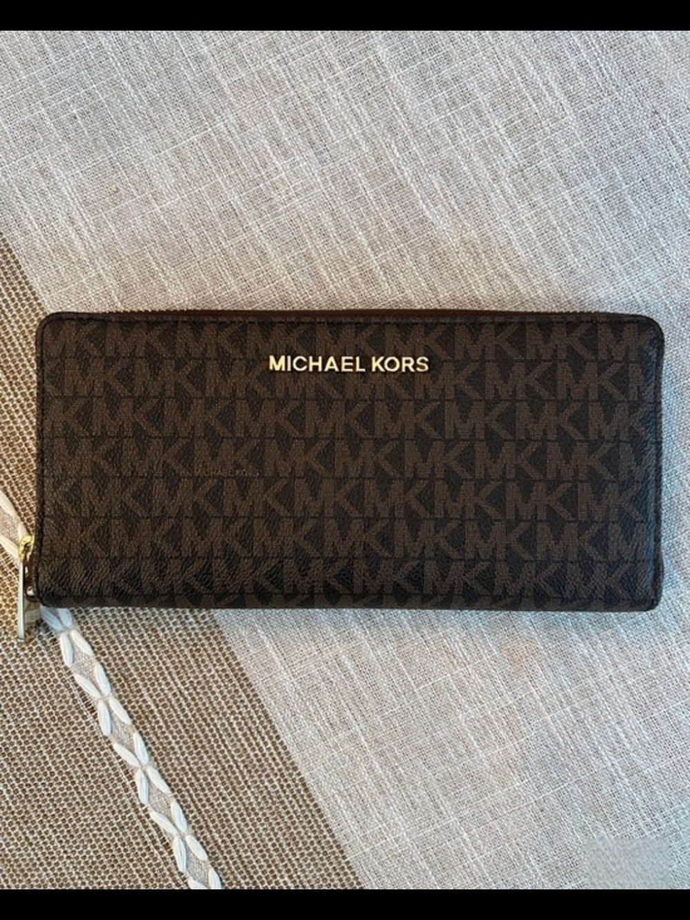 Michael Kors Jet Set Travel Wallet